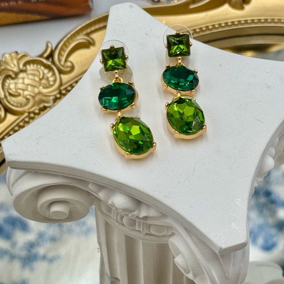 🆕 OSCAR DE LA RENTA 🧿 NWOT Claudia Crystal Drop Earrings, Emerald Multi - Picture 12 of 16